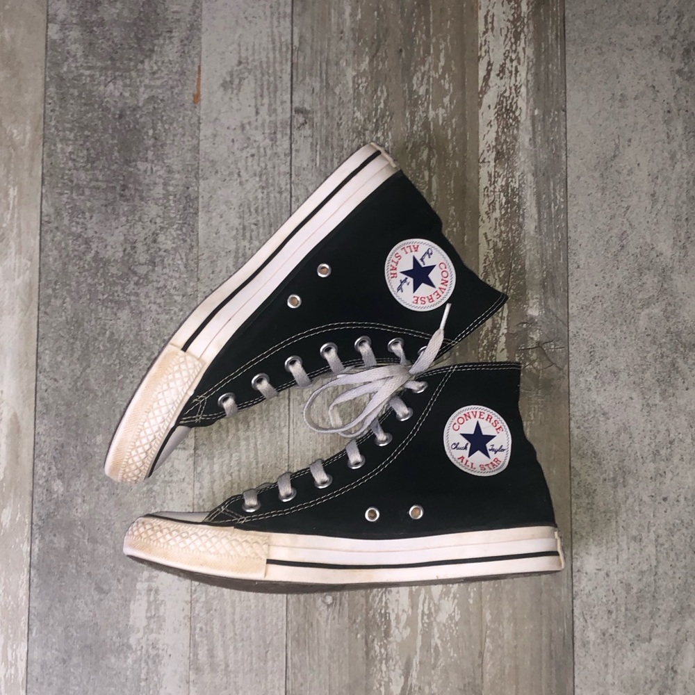 🌼Black Converse High Tops🌼